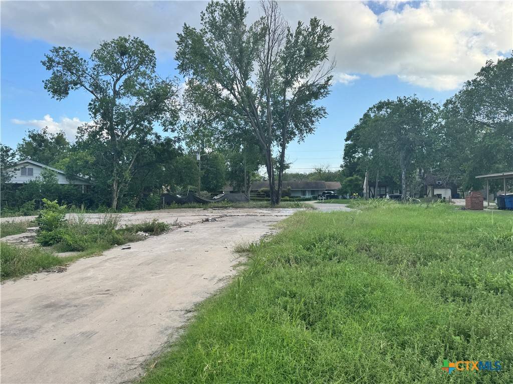 New Braunfels, TX 78130,355 Bobolink DR