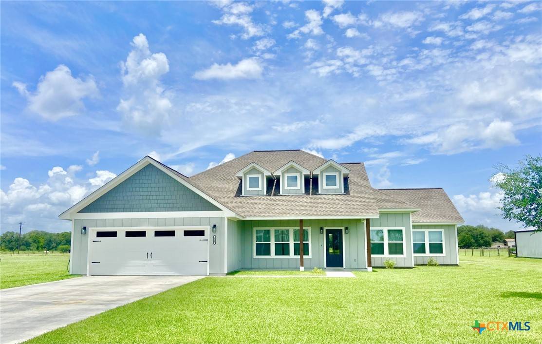 Inez, TX 77968,146 Meadow Creek DR
