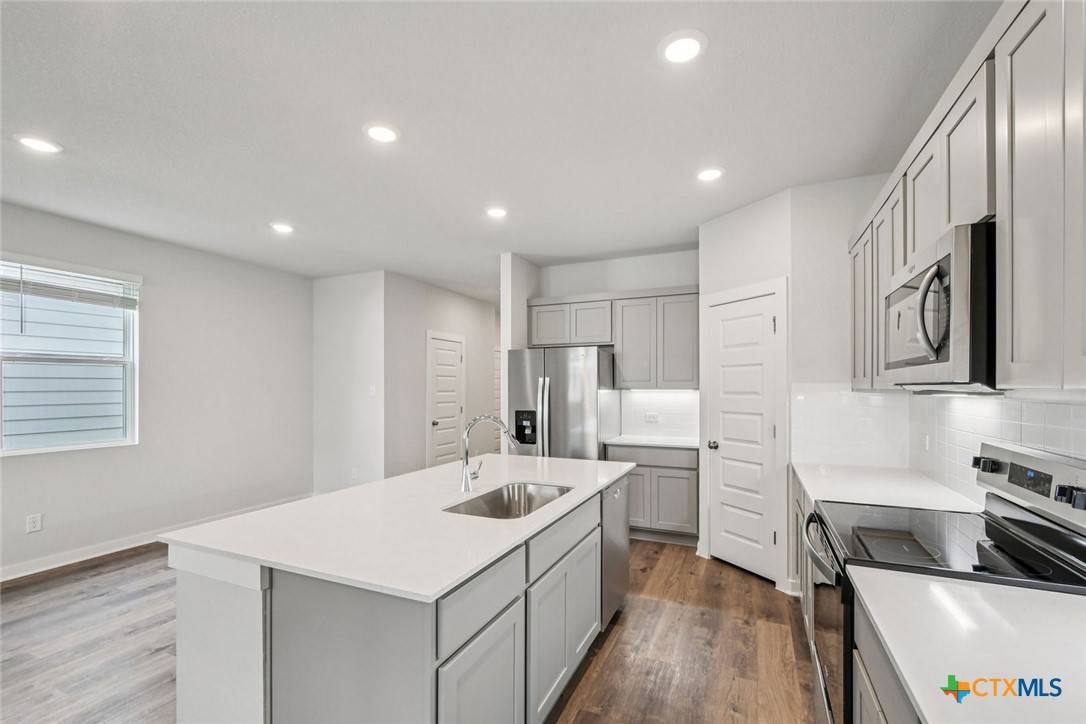 Jarrell, TX 76537,205 Firefox WAY