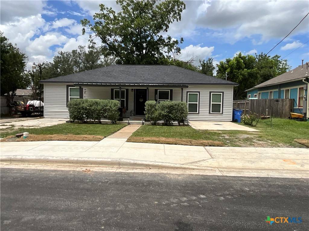 Seguin, TX 78155,1210 N Milam ST