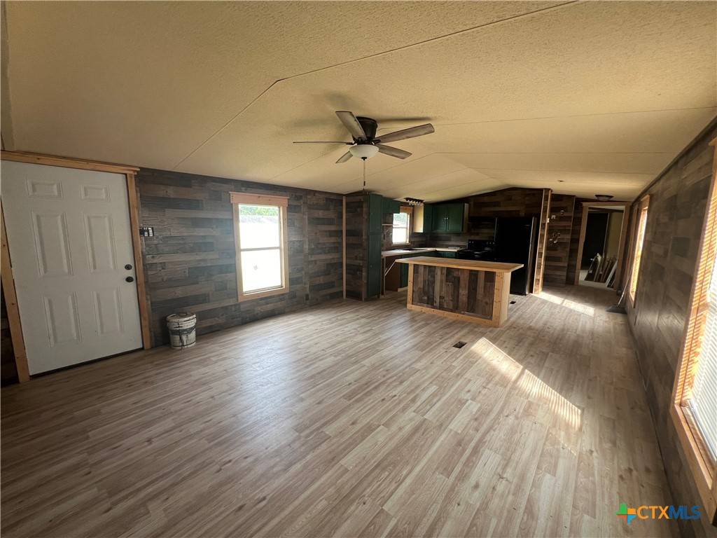 Victoria, TX 77905,408 Debbie ST
