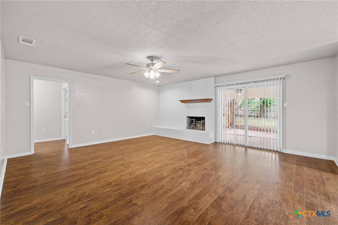 Copperas Cove, TX 76522,906 Laurie LN