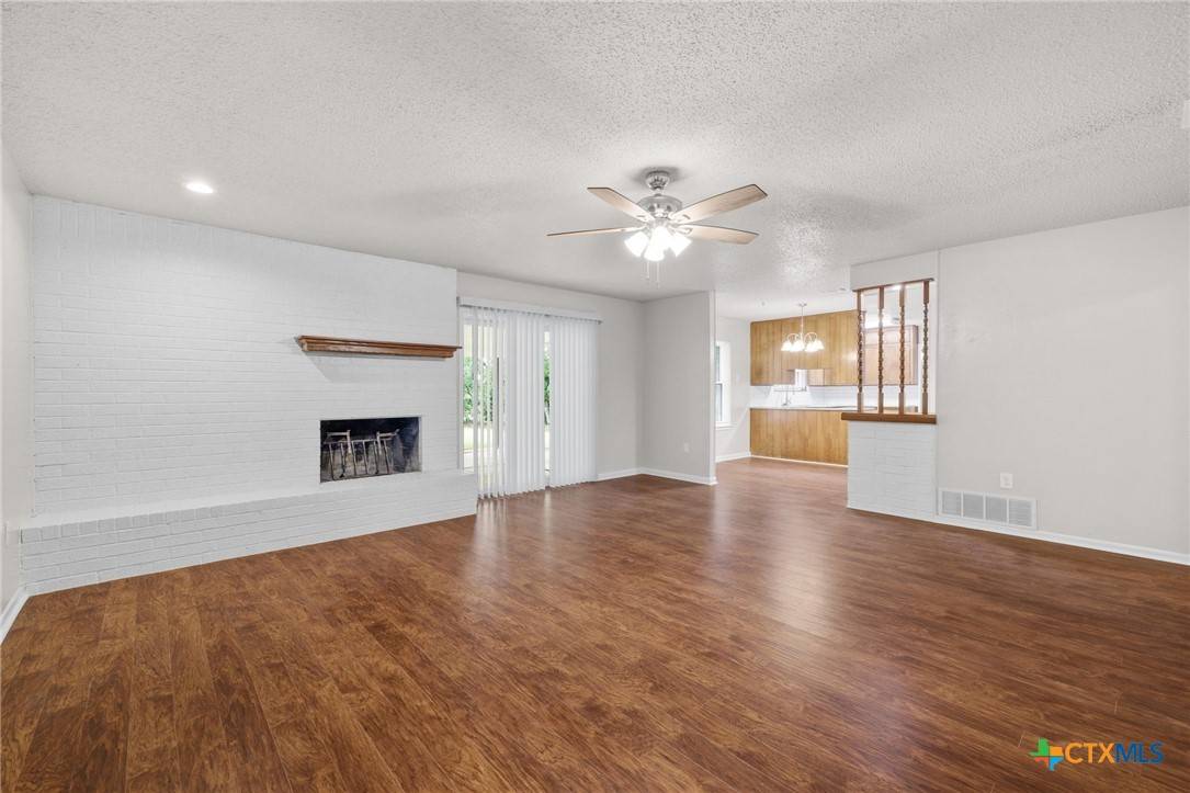 Copperas Cove, TX 76522,906 Laurie LN