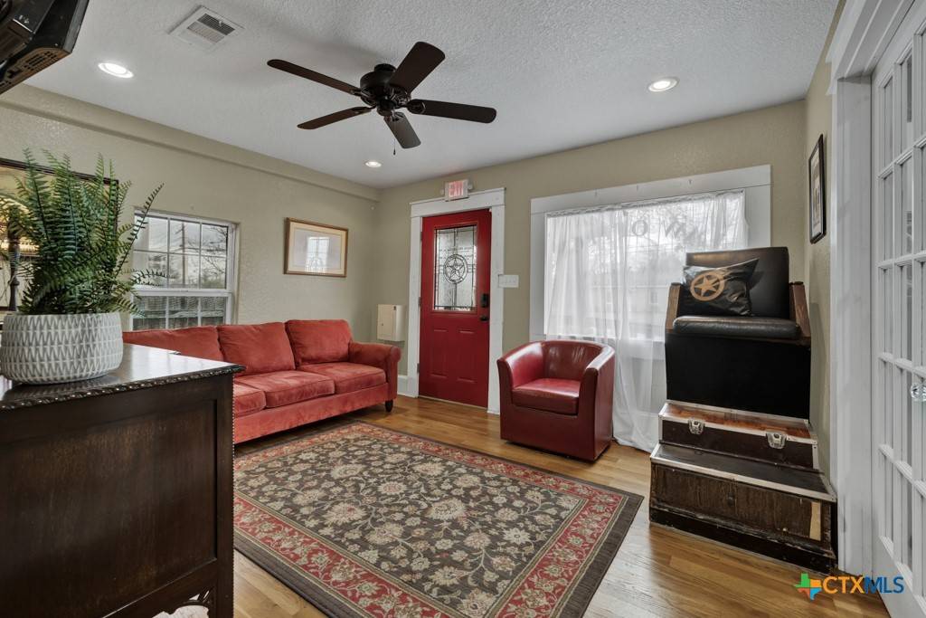San Marcos, TX 78666,608 S Guadalupe ST