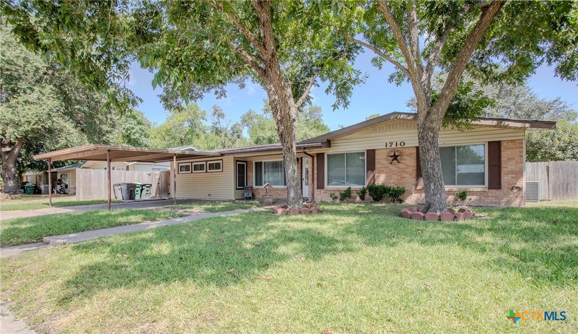 Victoria, TX 77901,1710 E Mesquite LN