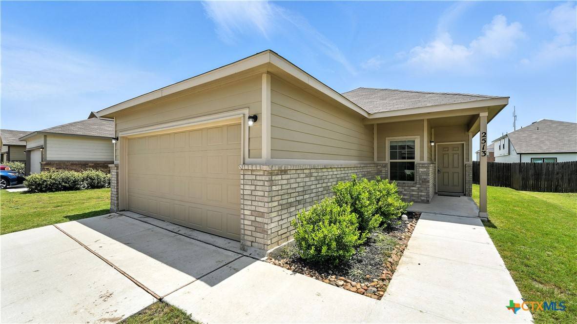 Seguin, TX 78155,2513 Marty WAY