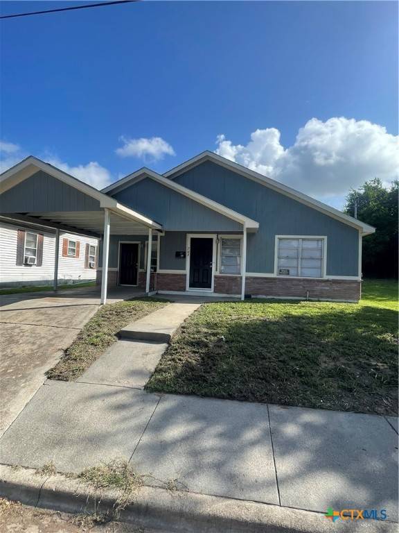 Victoria, TX 77901,704 E 2nd ST