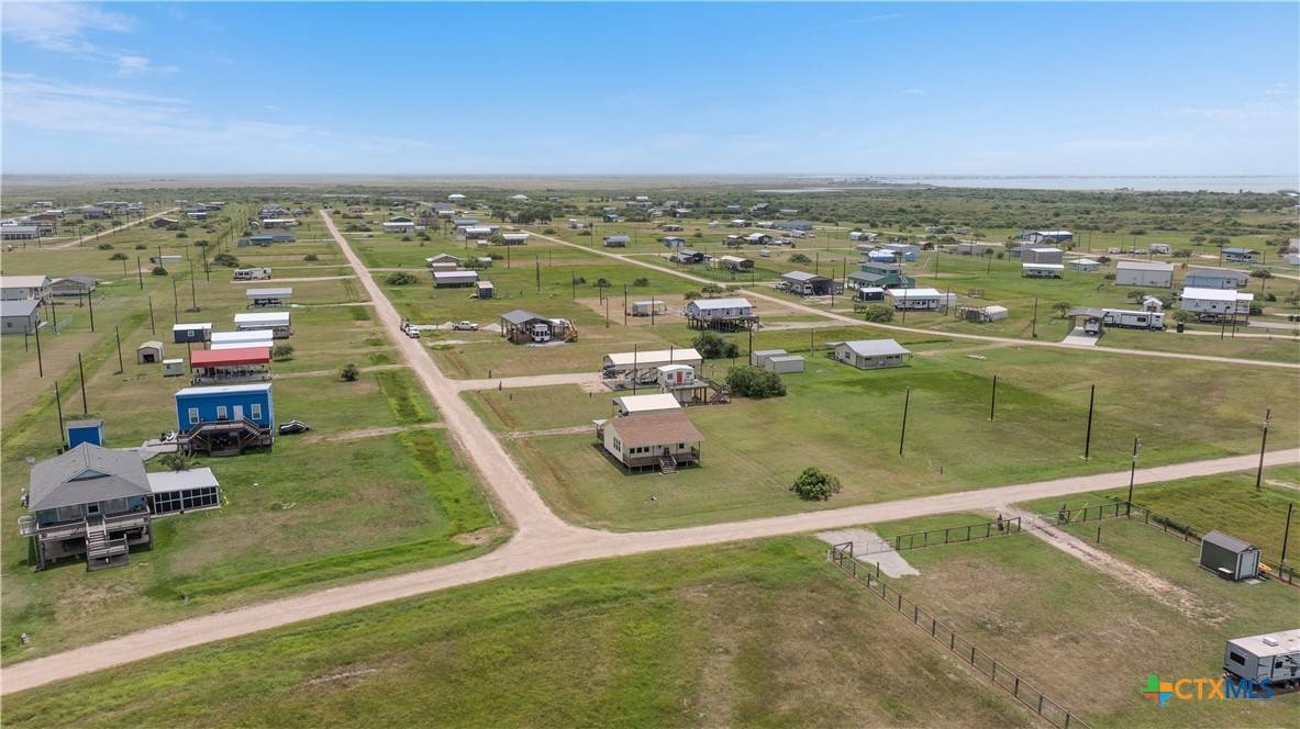 Palacios, TX 77465,536 Seahorse DR