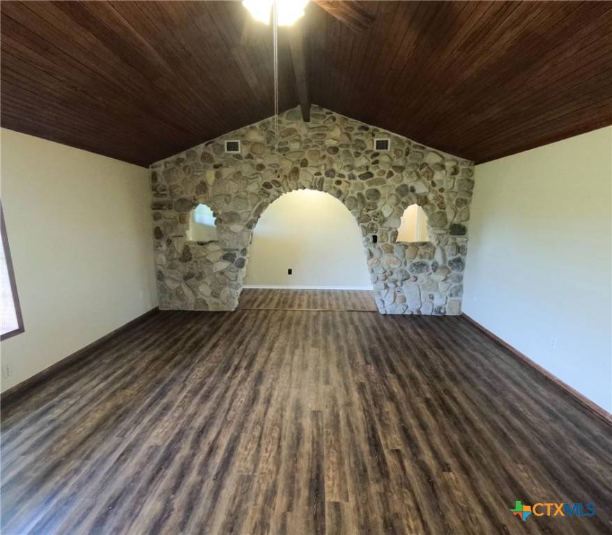 Victoria, TX 77905,322 Strobel RD