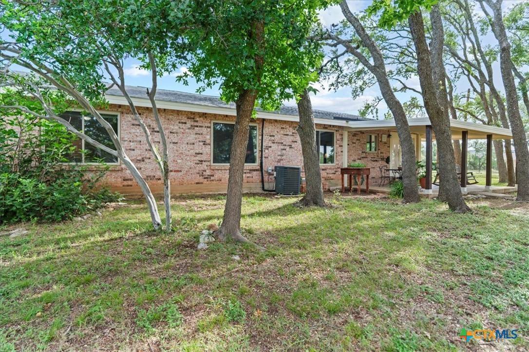 Wimberley, TX 78676,209 E Meadow LN
