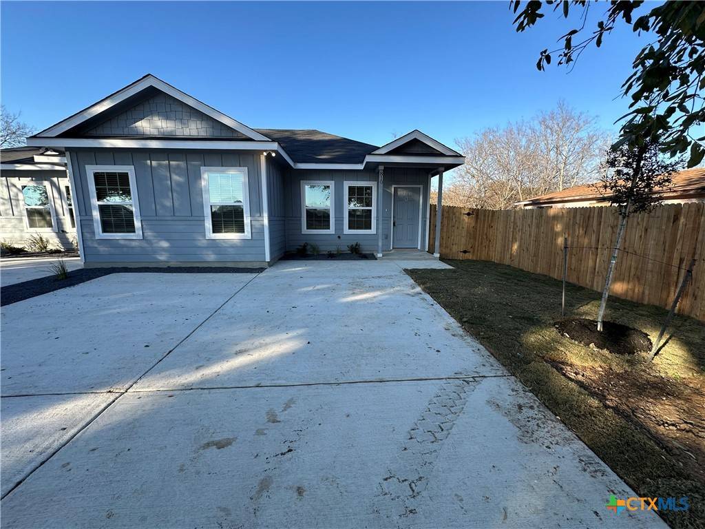Seguin, TX 78155,810 E Baxter ST