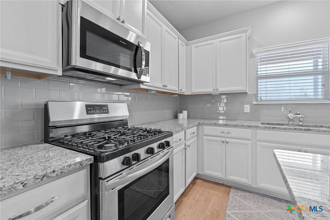 New Braunfels, TX 78130,1944 Heather Glen DR