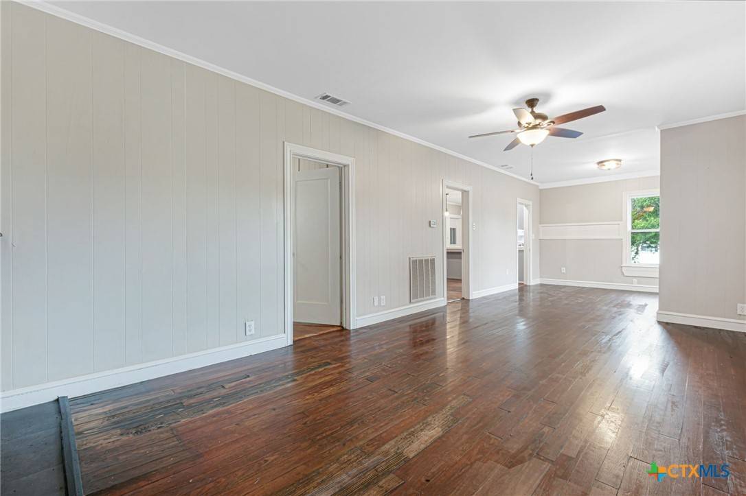 Lampasas, TX 76550,1414 E 4th ST