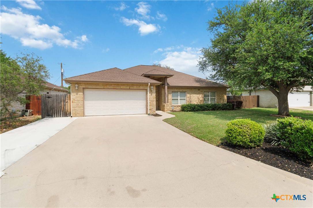 Marble Falls, TX 78654,208 Firestone DR