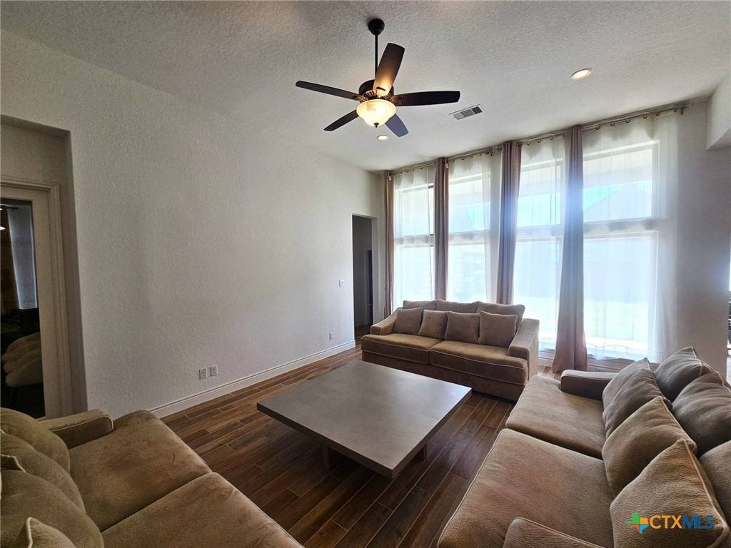 Seguin, TX 78155,2961 Grove Way