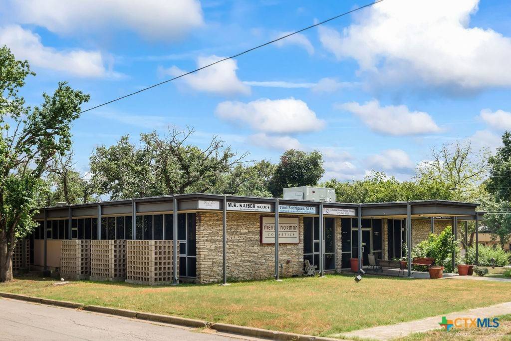 San Marcos, TX 78666,705 W Hopkins ST