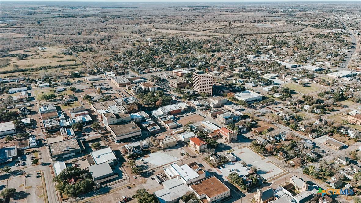 Victoria, TX 77901,202 E Forrest ST