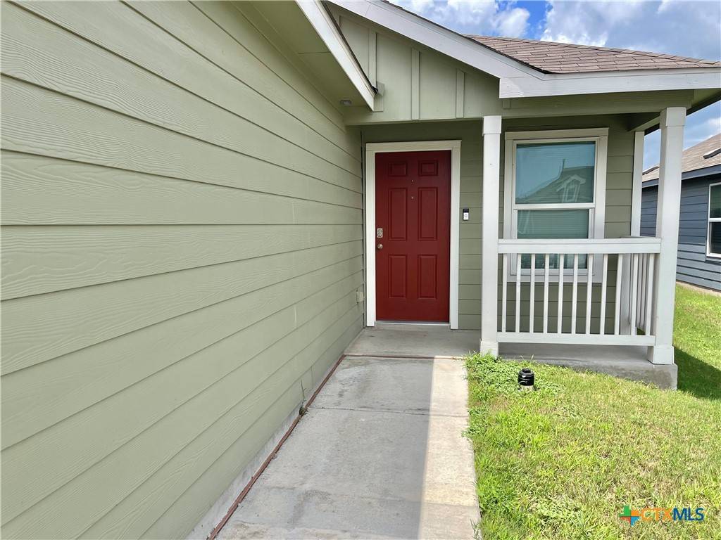 Seguin, TX 78155,5930 Antonio PL