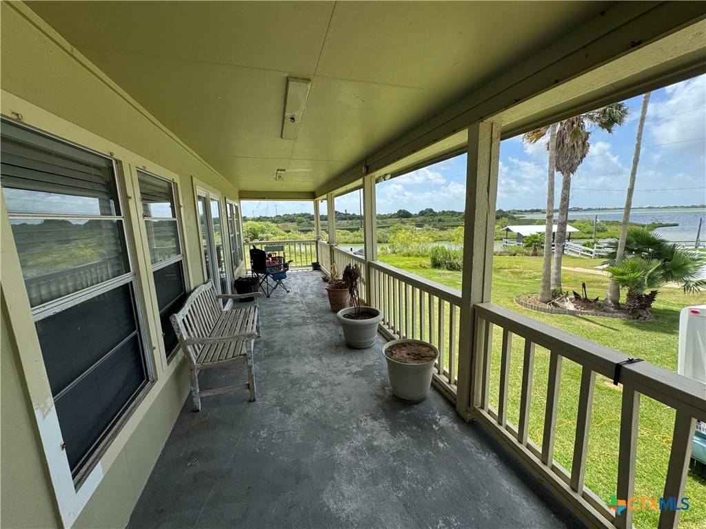 Seadrift, TX 77983,303 E Bay AVE