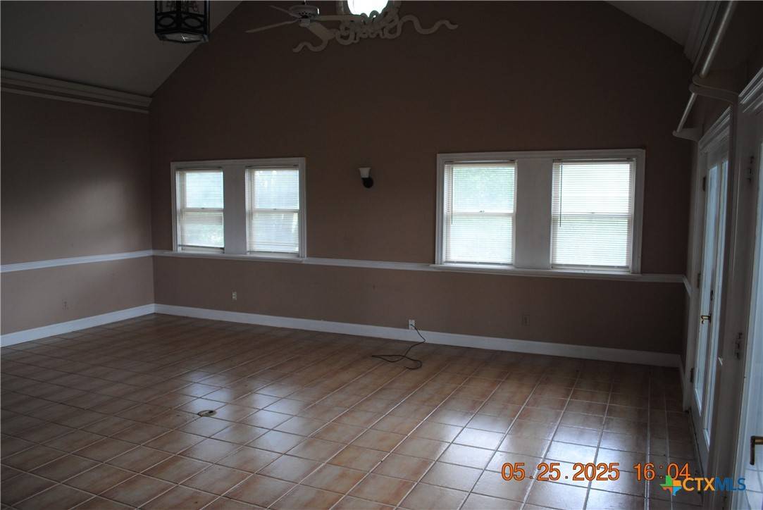 Salado, TX 76571,817 Santa Maria RD