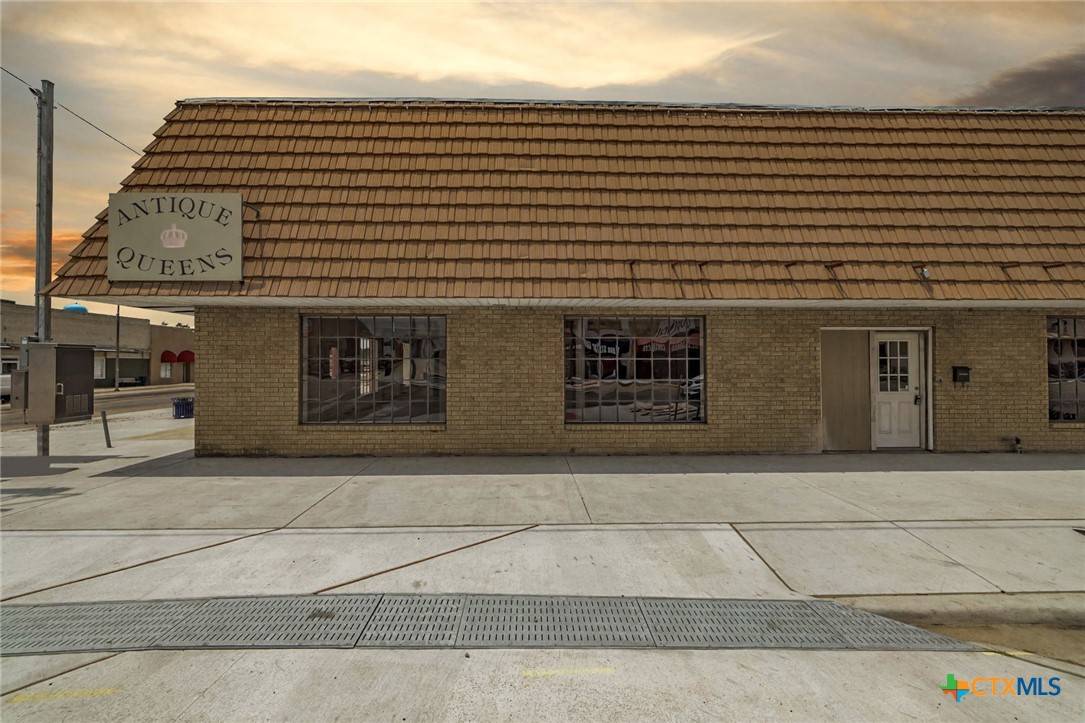 Rockdale, TX 76567,106 W Cameron AVE
