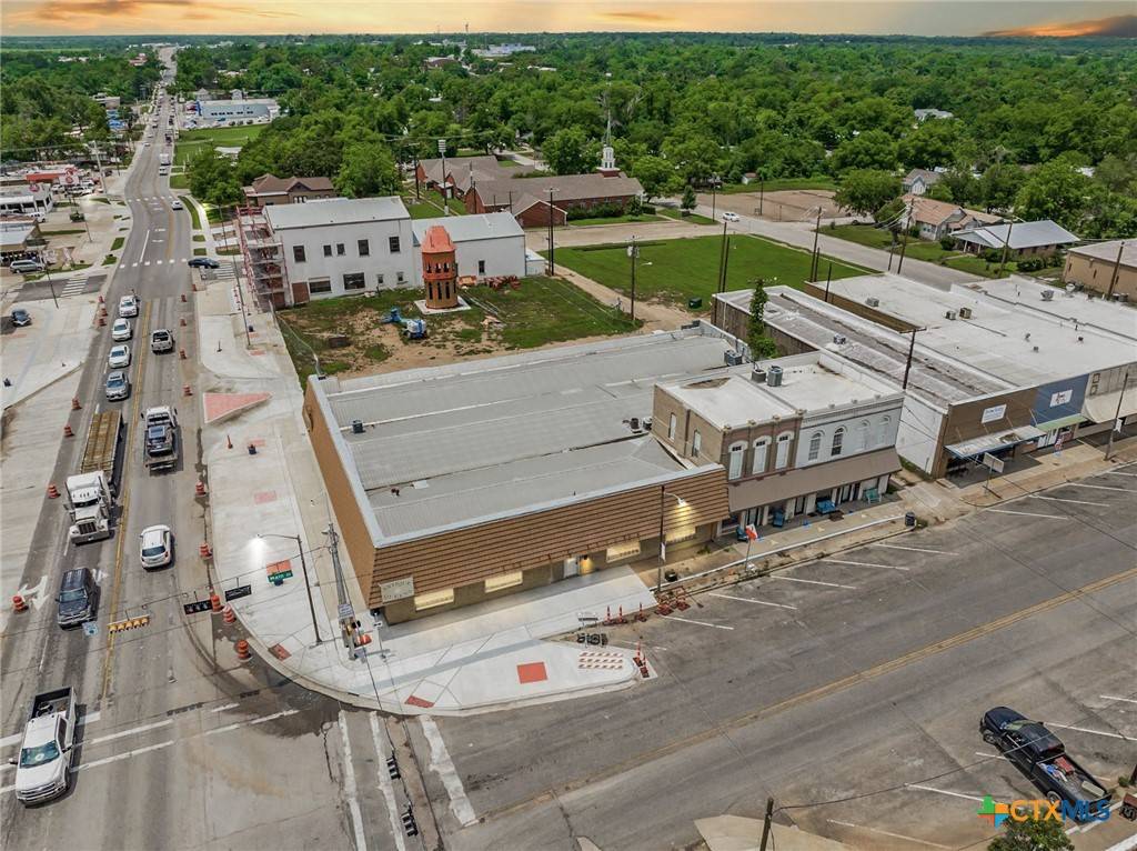 Rockdale, TX 76567,106 W Cameron AVE