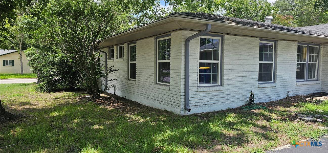 Gonzales, TX 78629,302 Smith ST