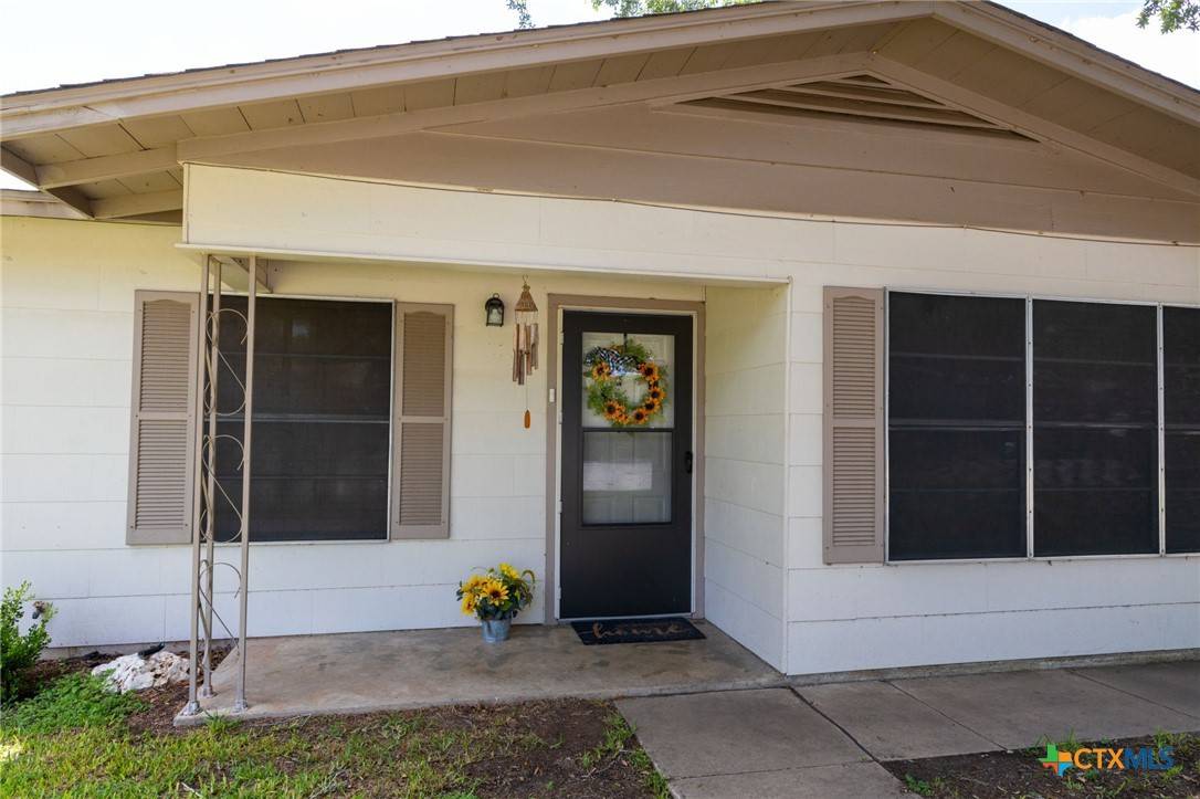 Shiner, TX 77984,810 S Welhausen AVE