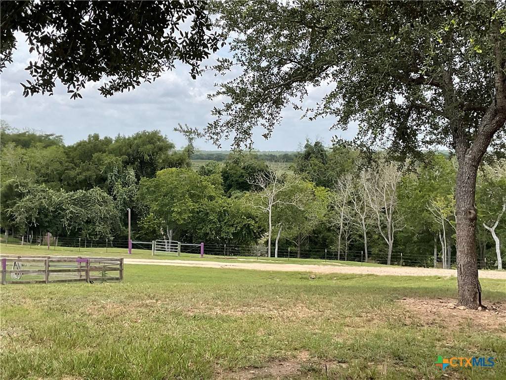 Nursery, TX 77976,17377 Hwy 87