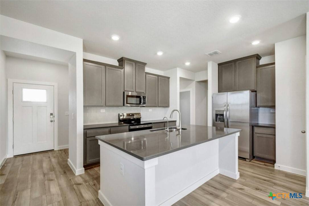 New Braunfels, TX 78130,736 Langston LN
