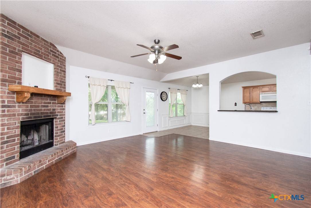 Belton, TX 76513,568 Morgans Point RD