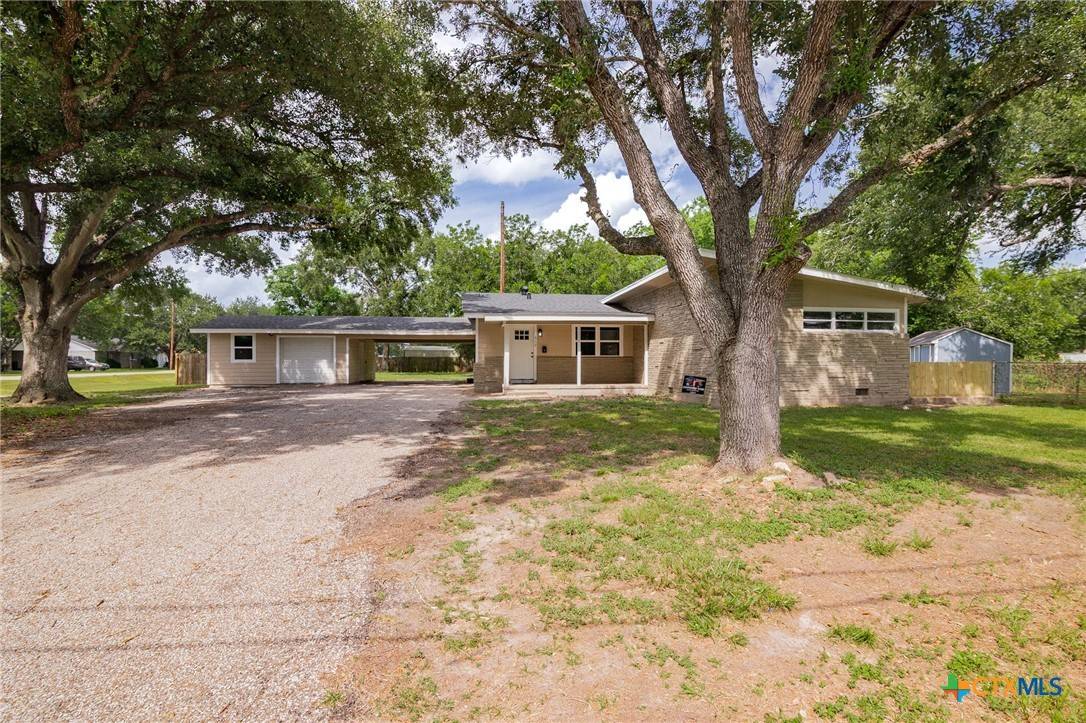 Edna, TX 77957,612 Flournoy ST