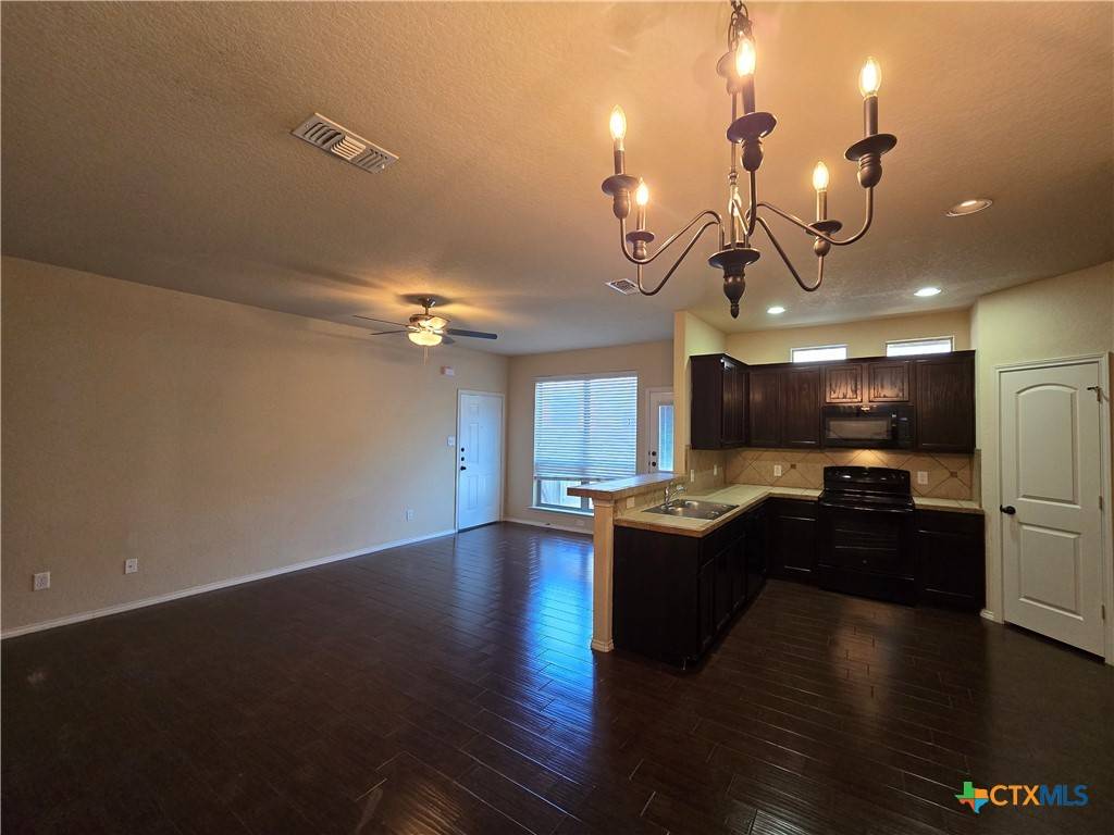 New Braunfels, TX 78130,294 Rosalie DR