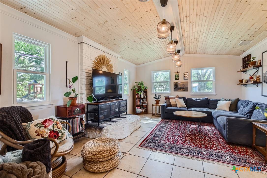 San Marcos, TX 78666,227 Crest Circle DR