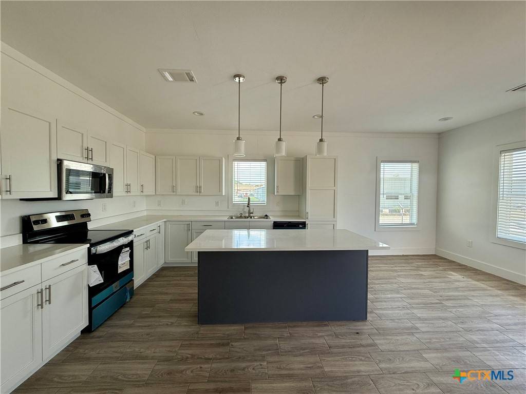 Cuero, TX 77954,203 Villa ST