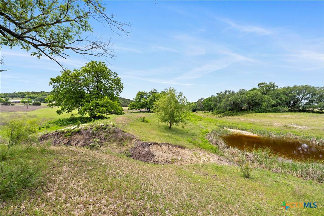 Gatesville, TX 76528,902 County Road 327