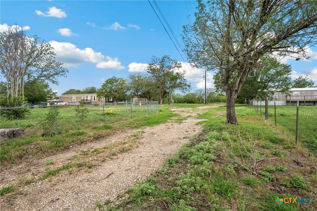 Seguin, TX 78155,180 Dewey LN