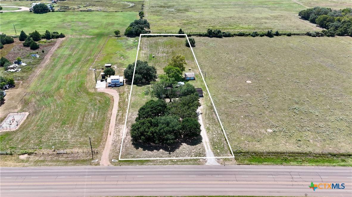 Hallettsville, TX 77964,2388 US Highway 77 S