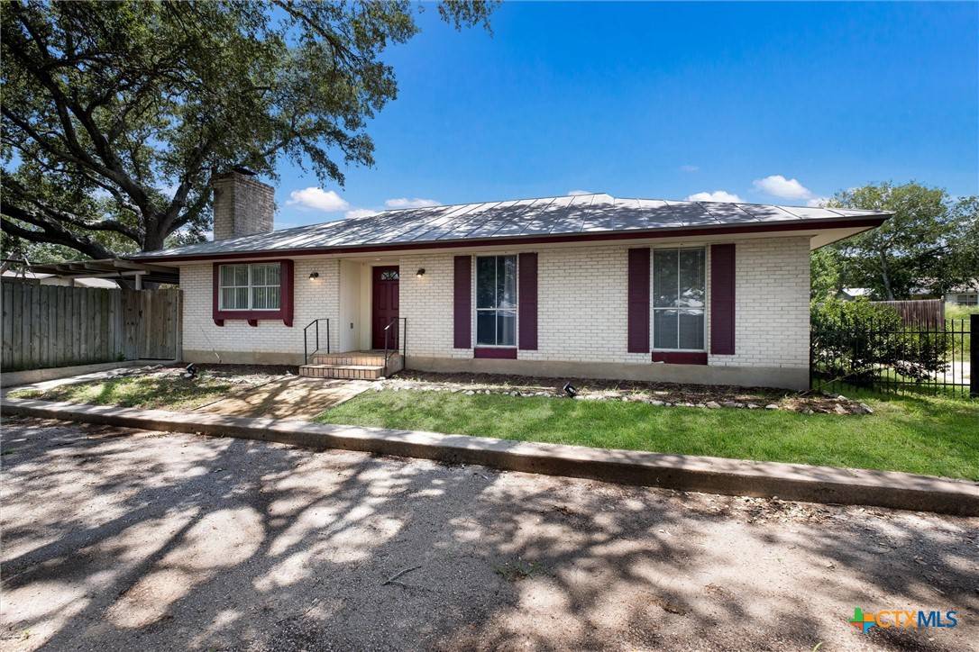 Floresville, TX 78114,1305 G ST