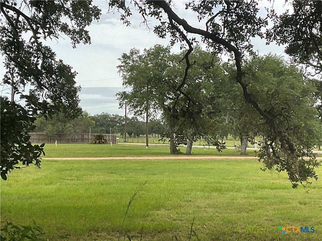 Yoakum, TX 77995,46 County Road 400