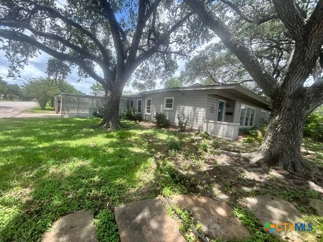 Victoria, TX 77901,702 E Mesquite LN