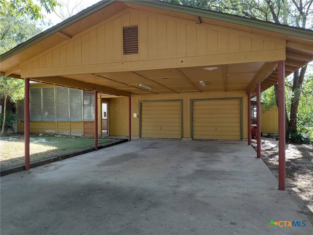 Burnet, TX 78611,502 N Boundary ST