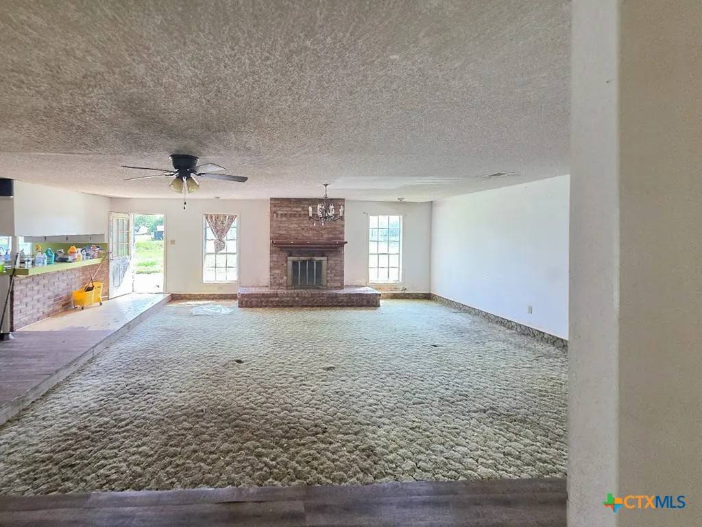 Victoria, TX 77904,403 Schell RD