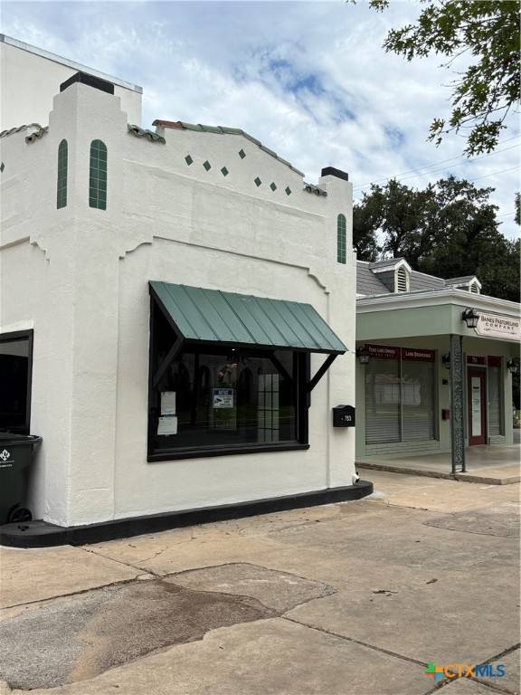 Seguin, TX 78155,753 N Austin ST