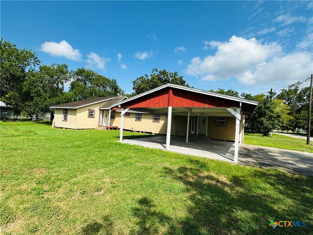Edna, TX 77957,311 Carver ST