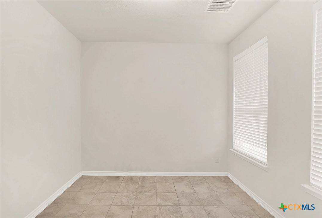 Converse, TX 78109,5103 Papalote Garden