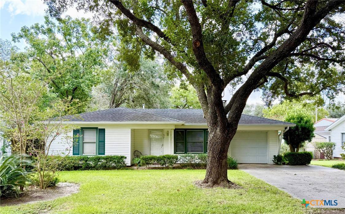 Edna, TX 77957,311 Louise ST