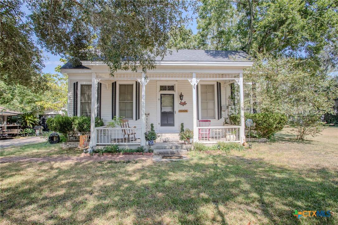 Cuero, TX 77954,208 Villa ST