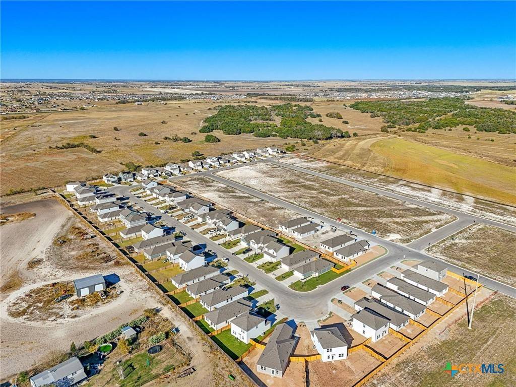 Jarrell, TX 76537,217 Firefox WAY