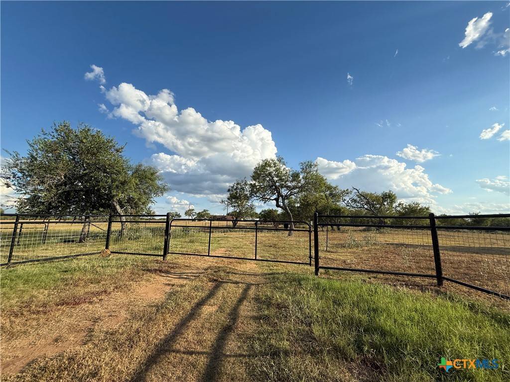 Seguin, TX 78155,421 Zion Hill RD